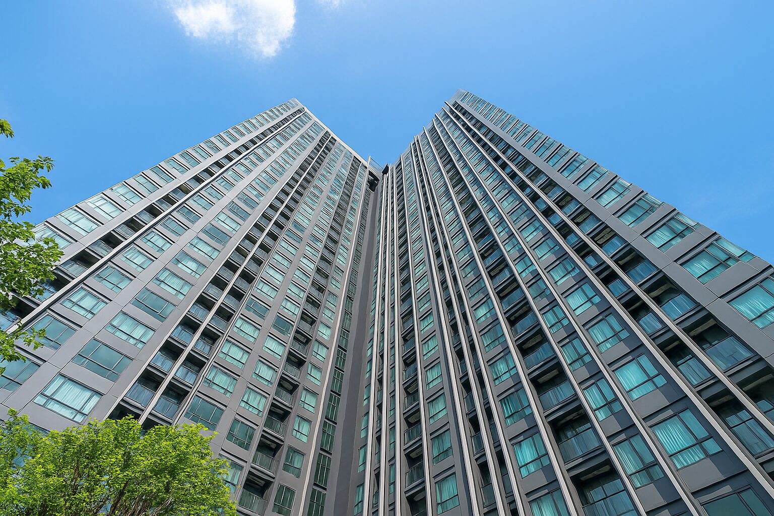 Life One Wireless condominium in Bangkok